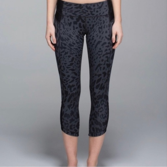 Luulemon Black Cropped Leggings with Lepard Print - Picture 1 of 10